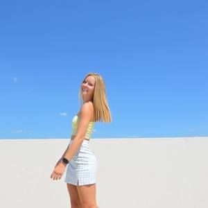 Meet your Posher, Kayla